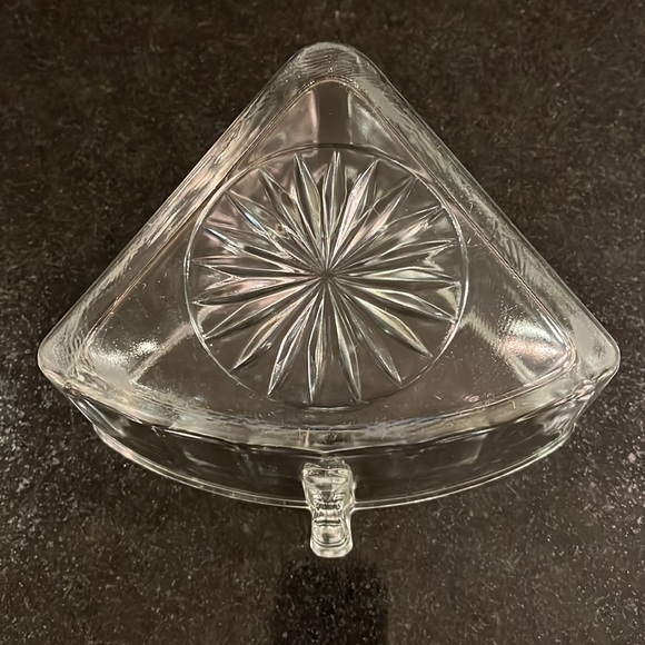 Vintage Indiana Glass Co. Clear Glass Triangular Refrigerator Dish - Picture 4 of 6